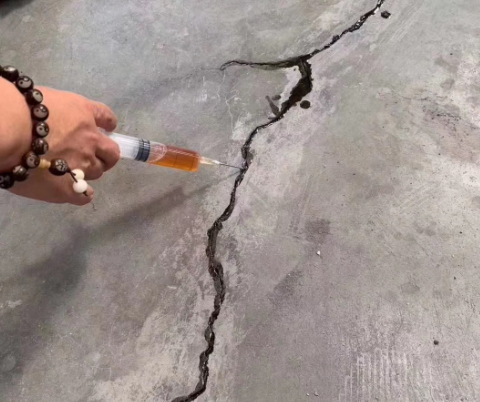 柳江混凝土裂缝修补技术详解​
